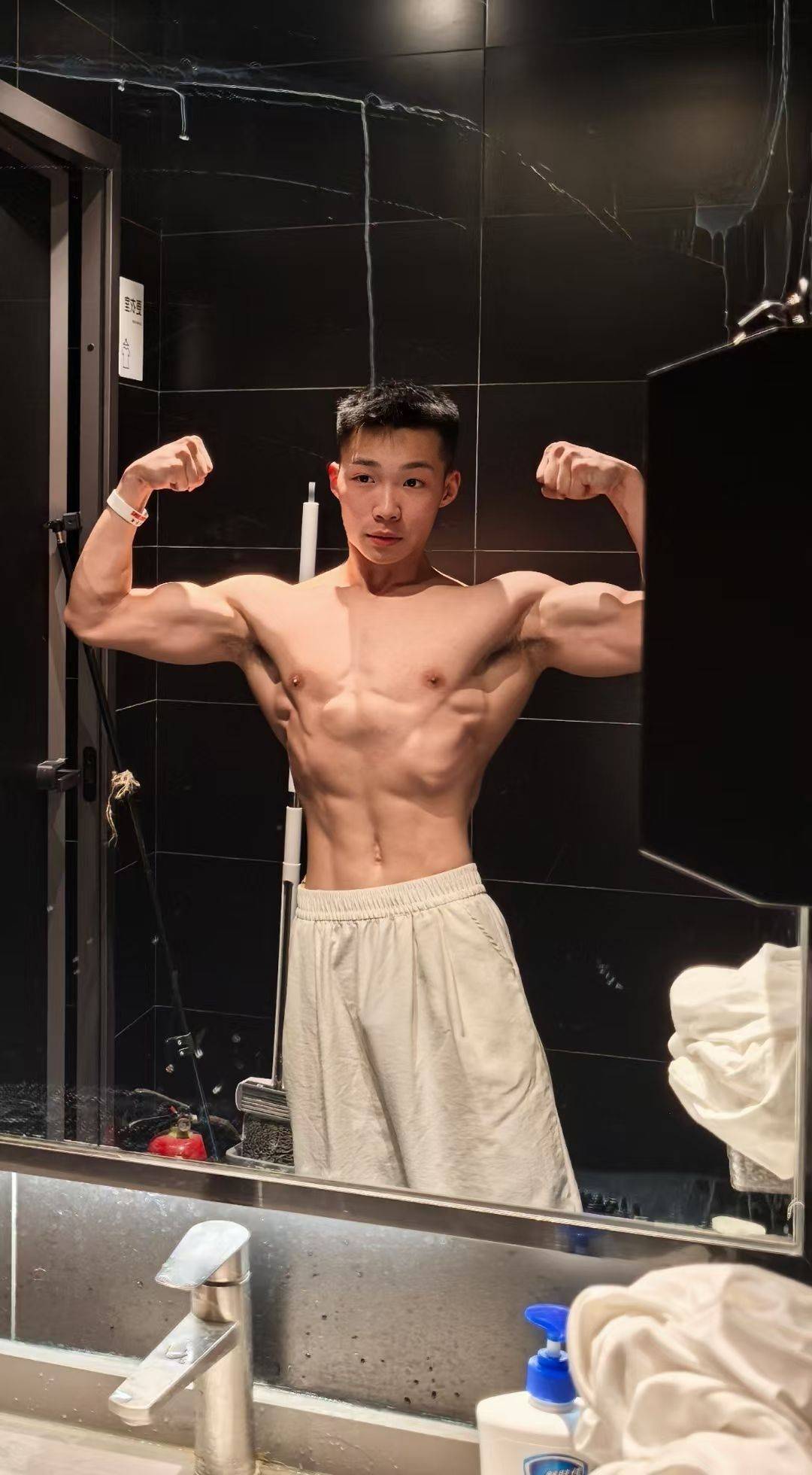 成都八里庄二仙桥附近有租房子的吗？_0
