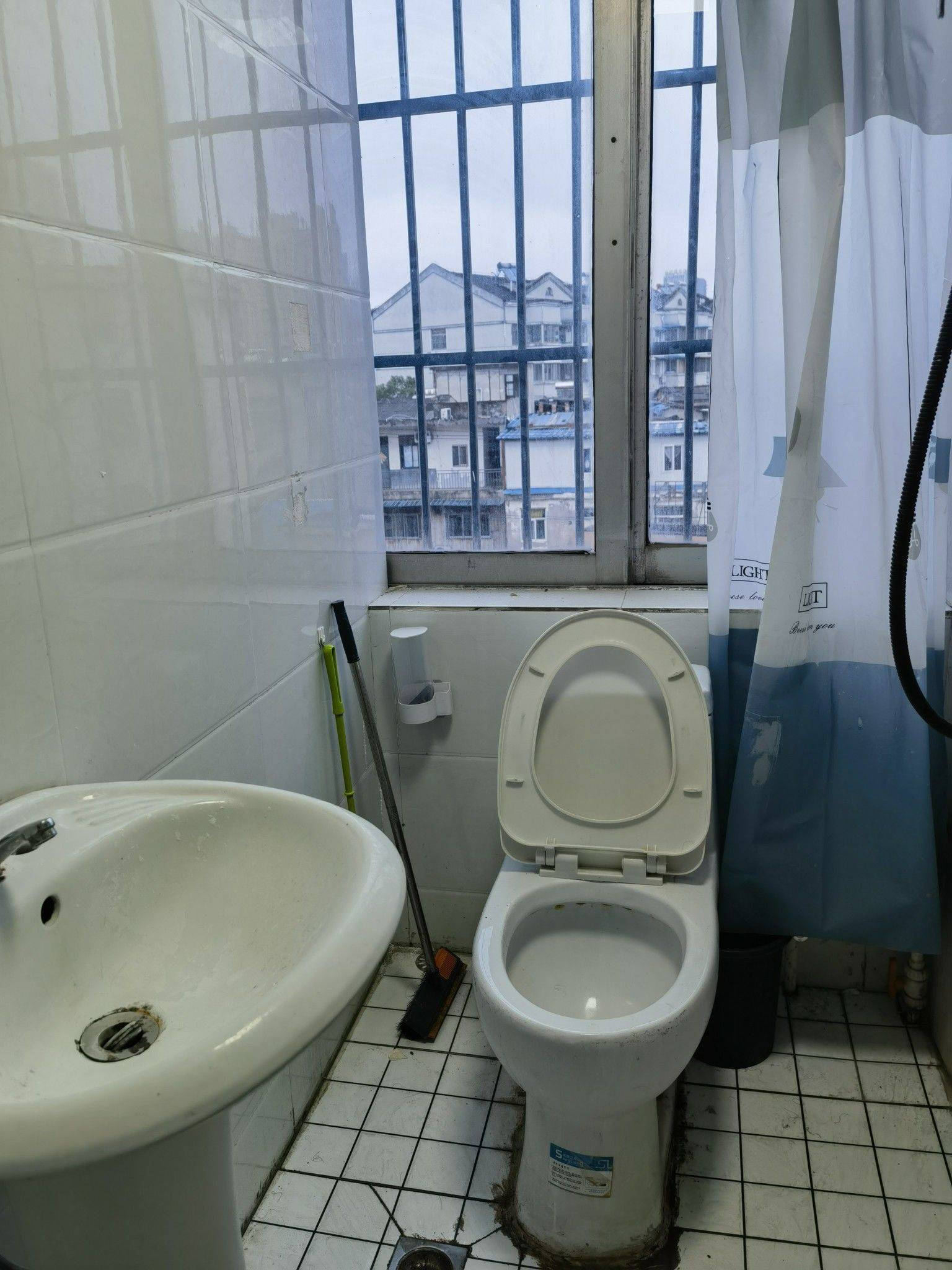 两套特价房间，只要600元， 房间一角_1