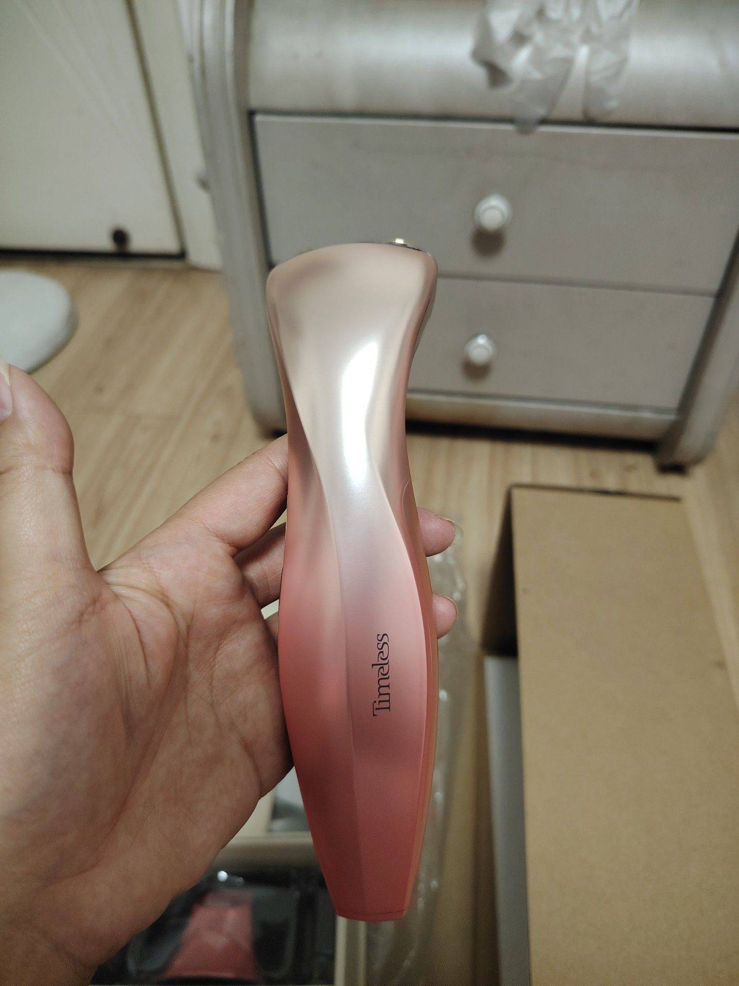 出一套全新珮肌美容仪，原价600，现在折_1