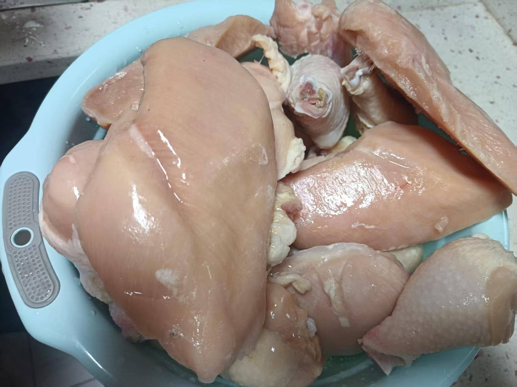  冷冻鸡腿 喂猫喂狗3元一斤混合出_1