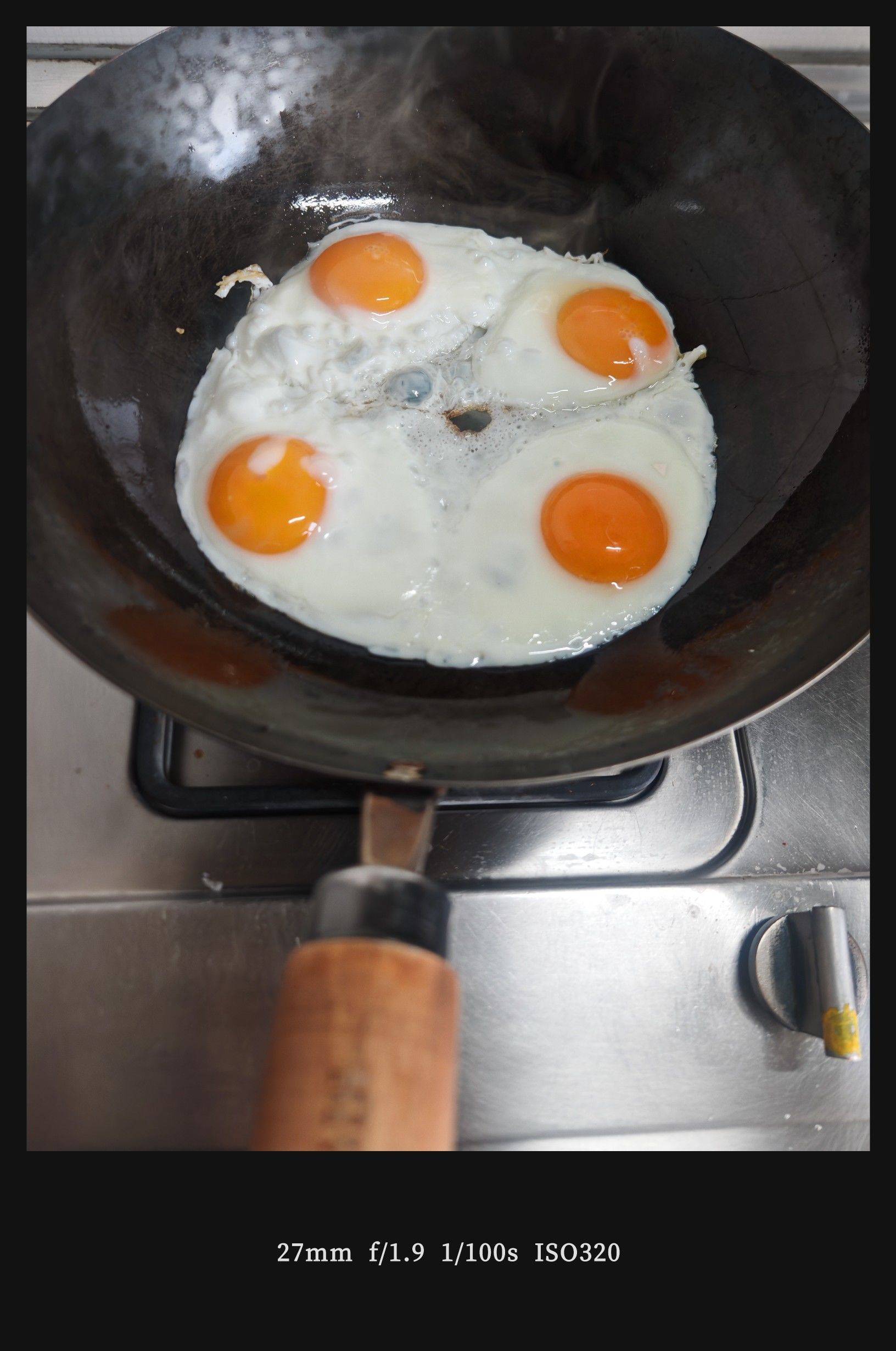  煎蛋  锅中四黄  热油翻炒  _0