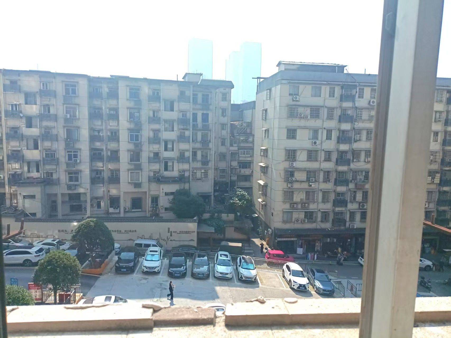 长郡中学附近，南门口菜市场，一号地铁，