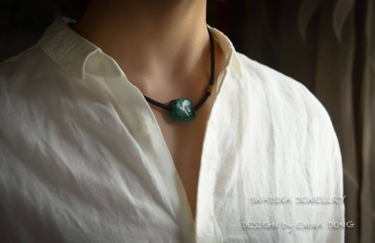 “穿白衬衫的男人”_2