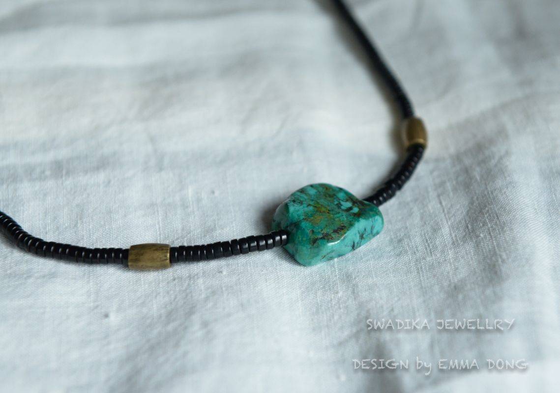 “穿白衬衫的男人”_3