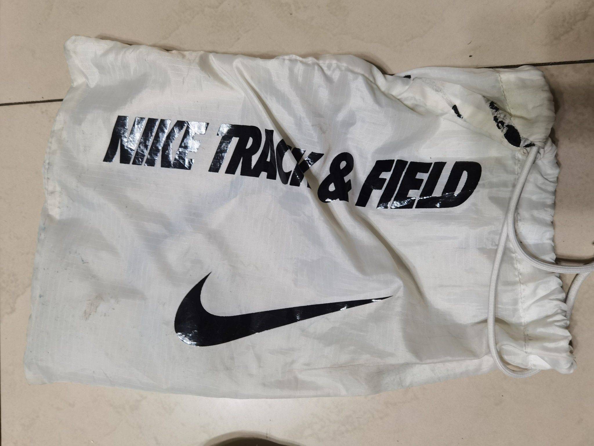 耐克跑步钉鞋八成新_2