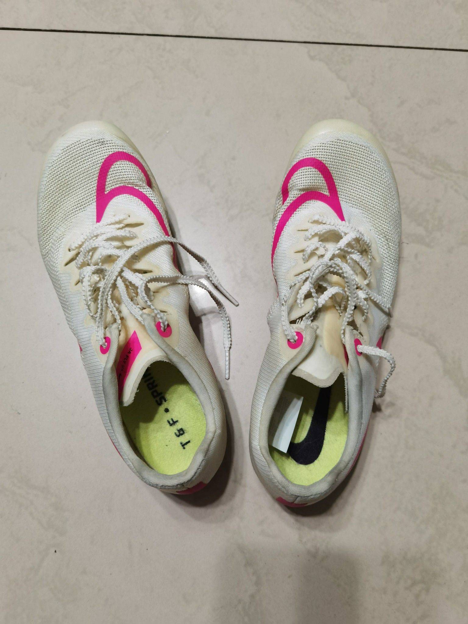 耐克跑步钉鞋八成新