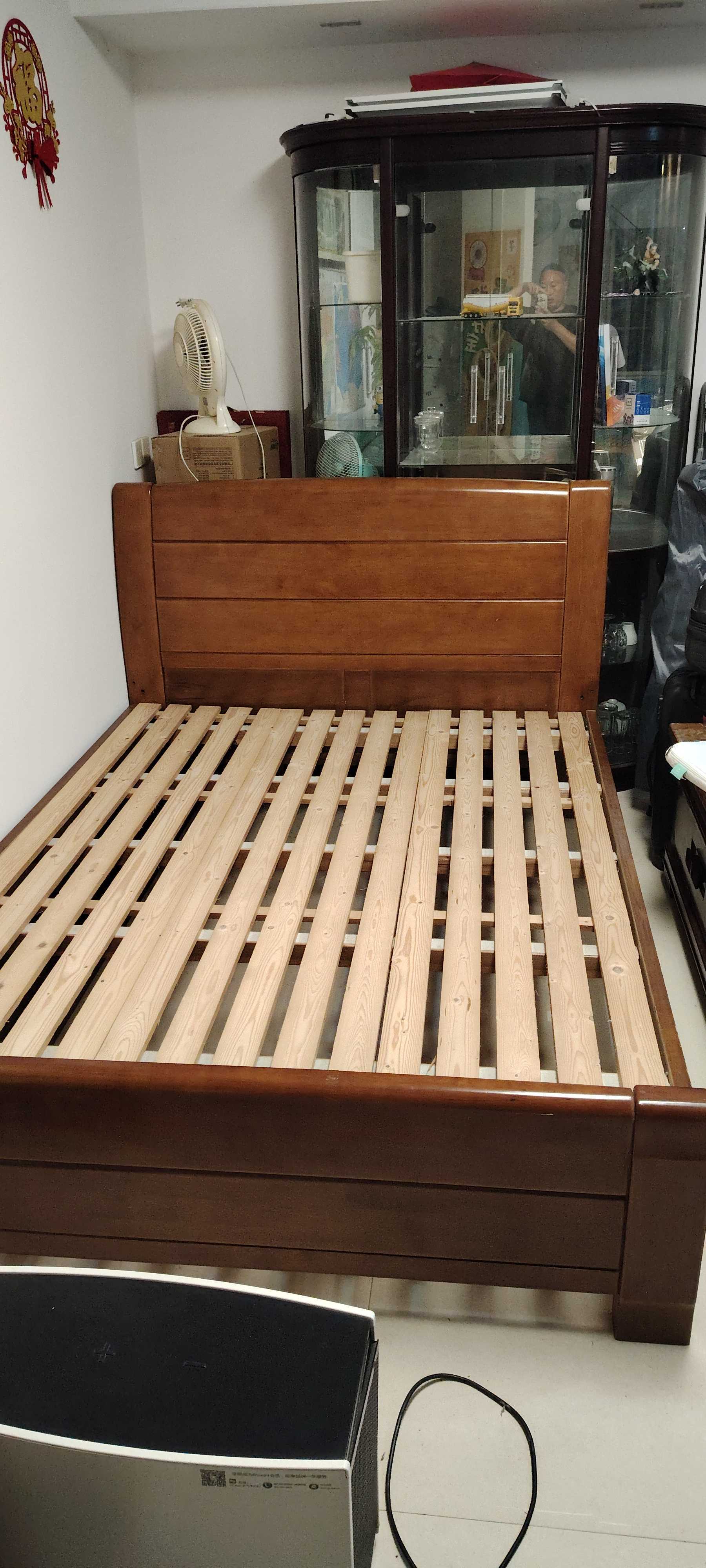 九成新实木床加床垫，需要的抓紧联系 搬_4