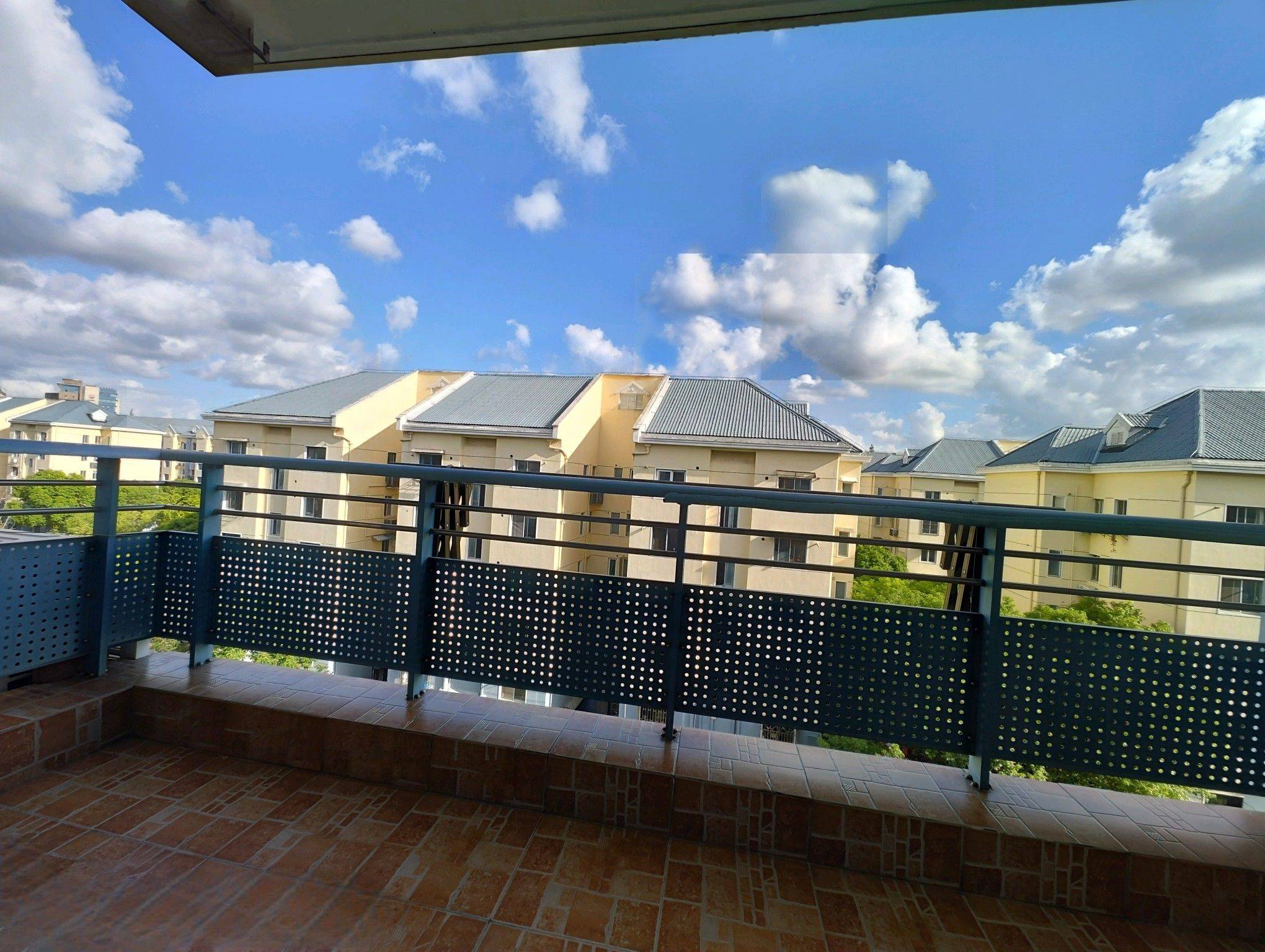 张江6楼复式楼顶花园，有女生搭子吗_2