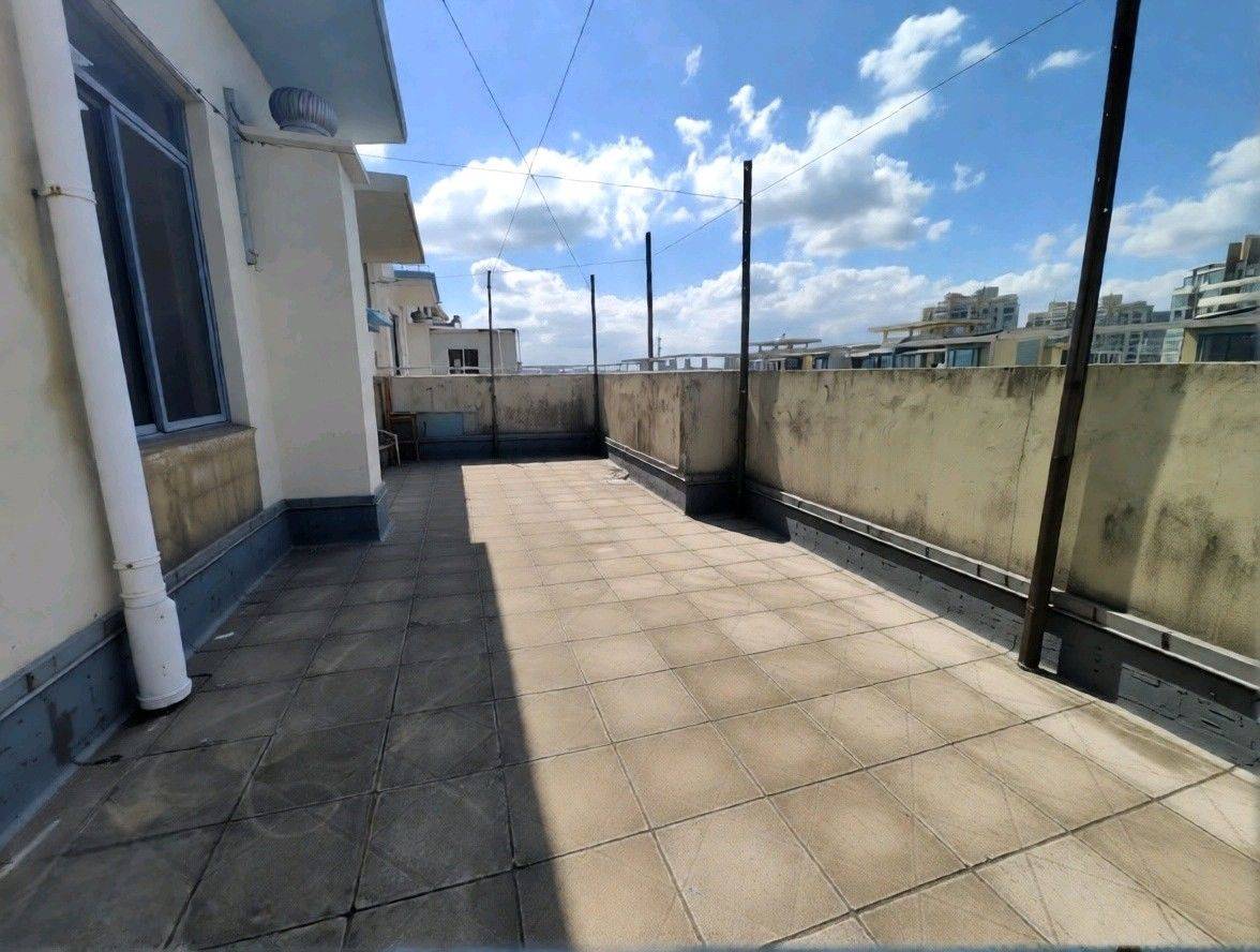 张江6楼复式楼顶花园，有女生搭子吗_1