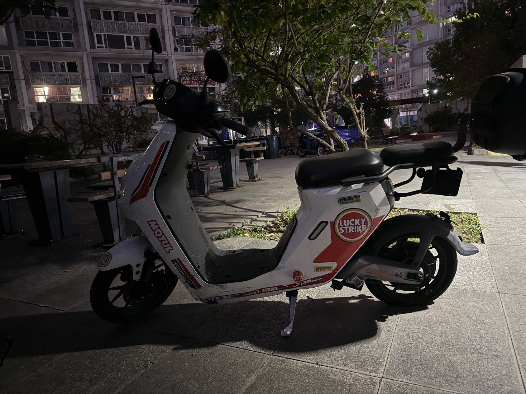 出个人限制电动车，小牛，续航40km_1