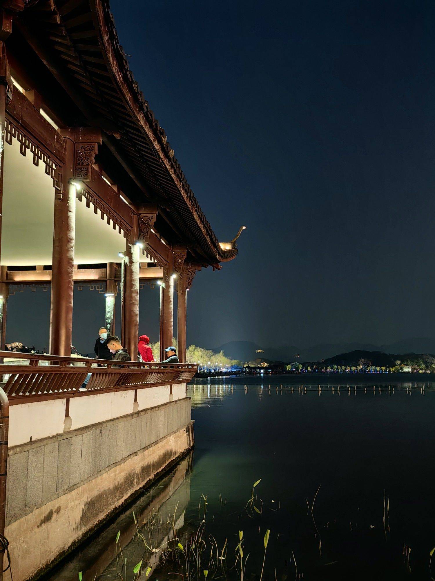 你有多久没有逛夜晚的西湖了？_1
