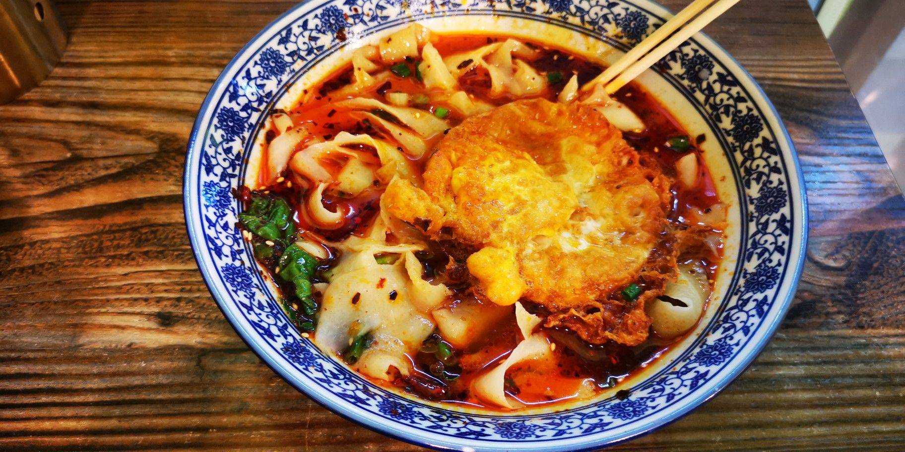 楼下的美食真好吃😋，正宗重庆味道，又麻又_2