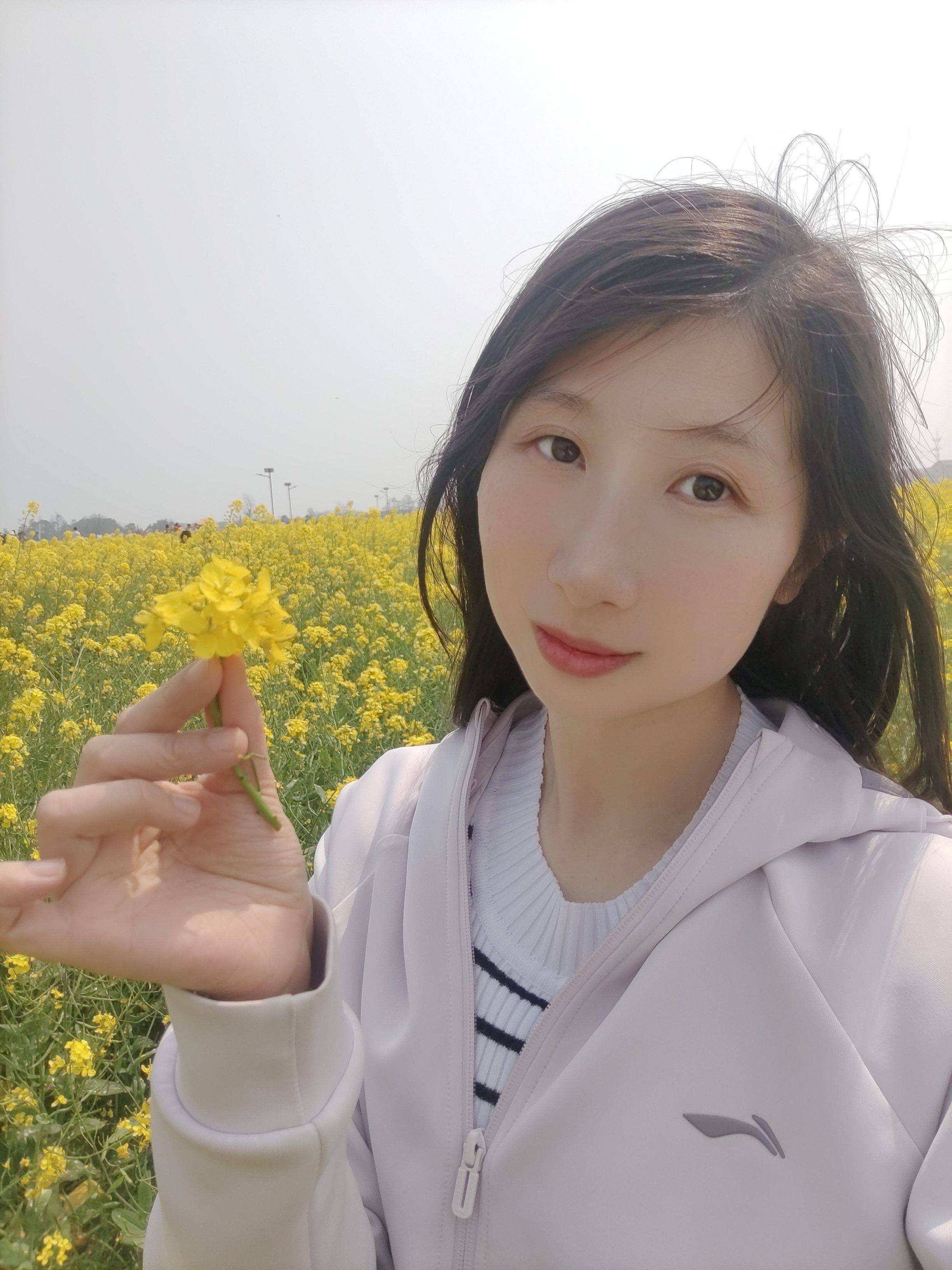 明媚春光，一起去看油 菜花 初来乍到 