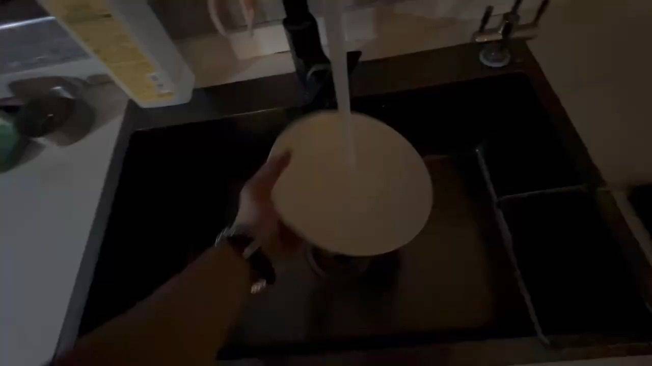 做做饭，洗洗碗，打扫下卫生很解压