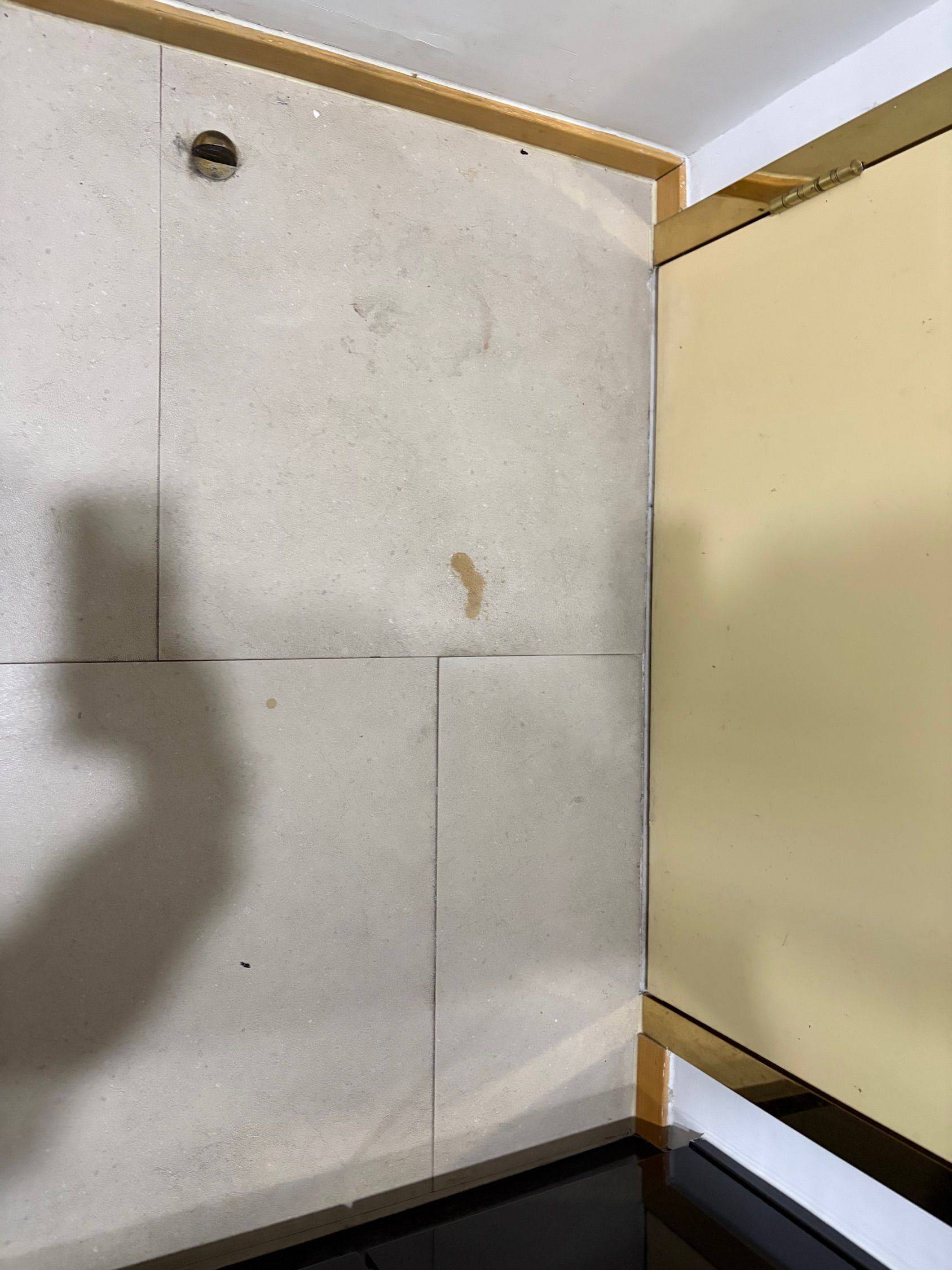 曝光垃圾房客俄罗斯人Sasha Natalia_1