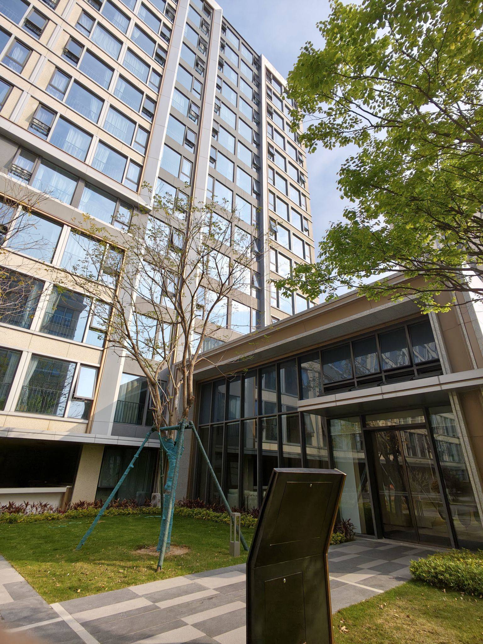 早起搬砖的一天开始啦_1