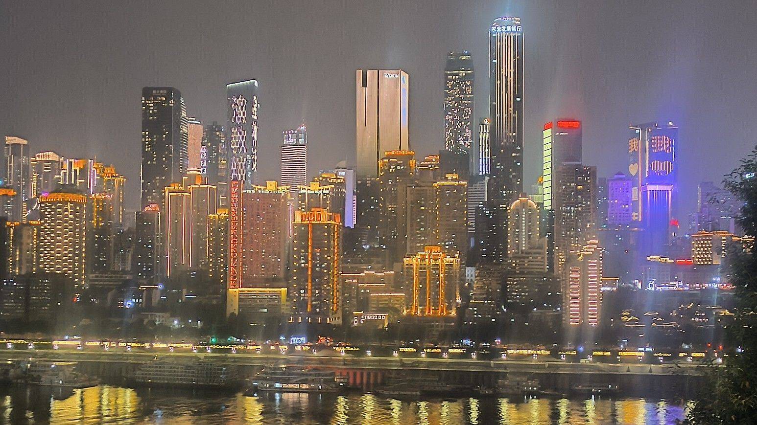 浪漫山城，魔幻3D都市