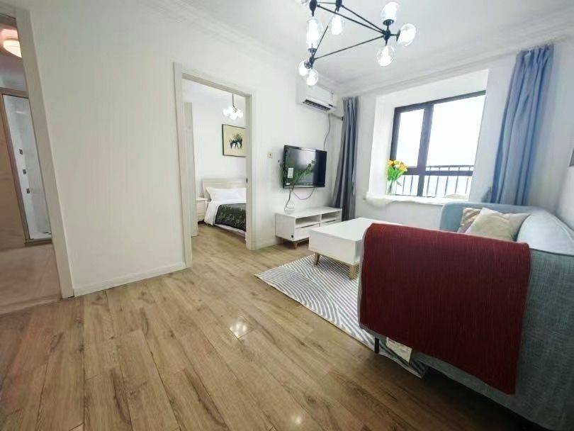 蹲女室友一位，小区环境好，  高层精装修_3