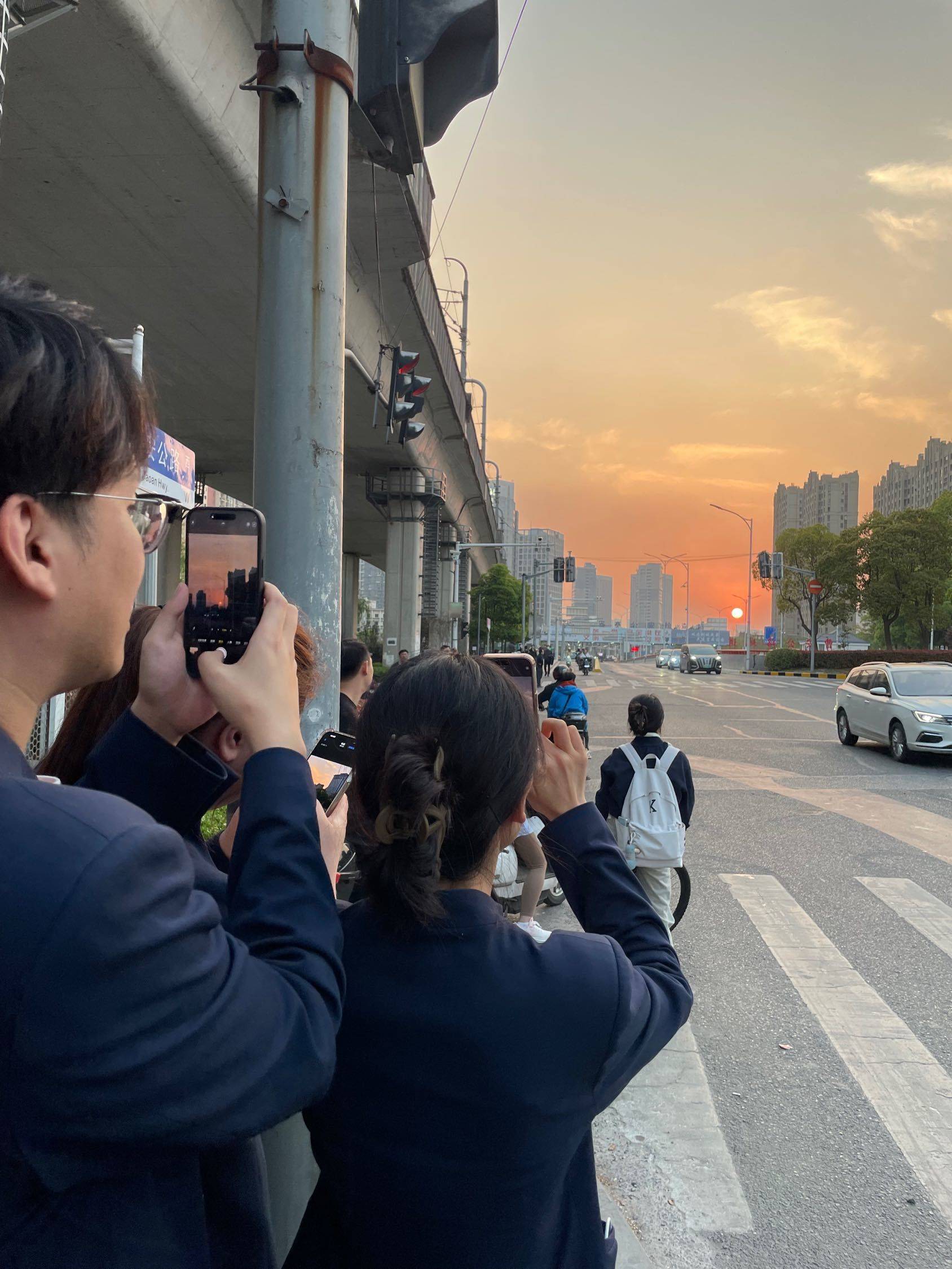 就在日落以后 随手拍  记录我的城市