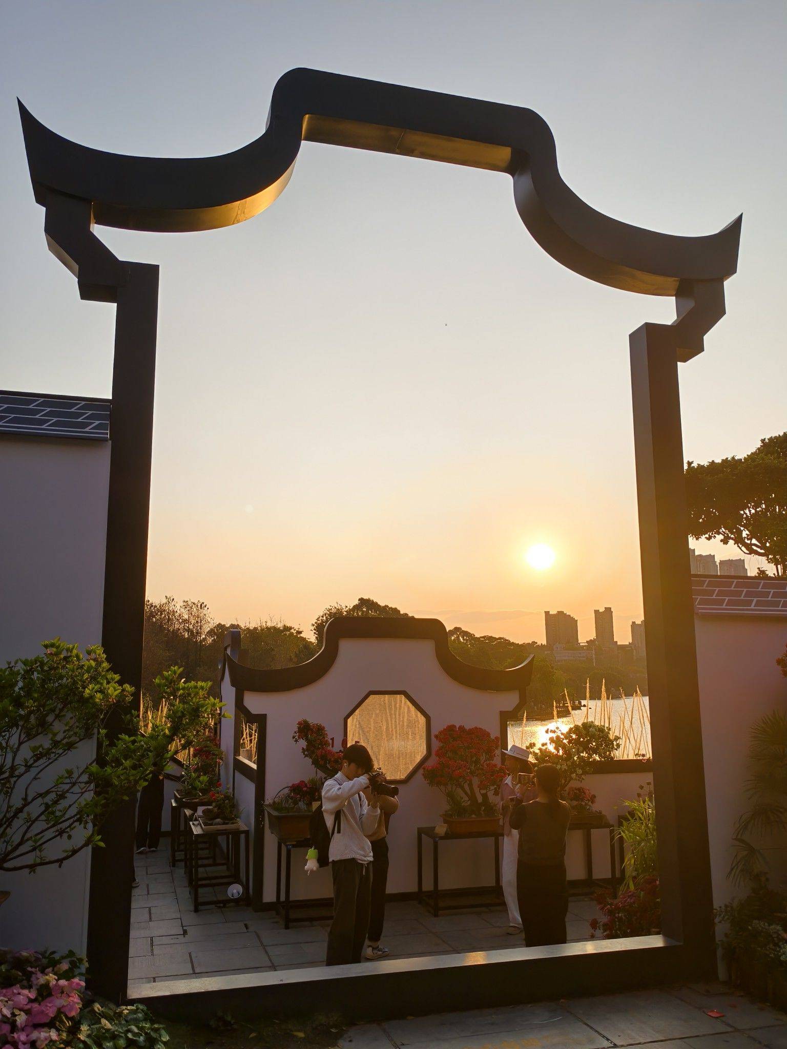 福州的春日浪漫～琴亭湖杜鹃花开了