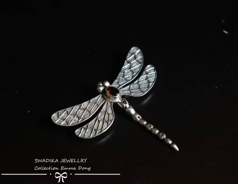 同印尼艺术家联合出品的蜻蜓胸针