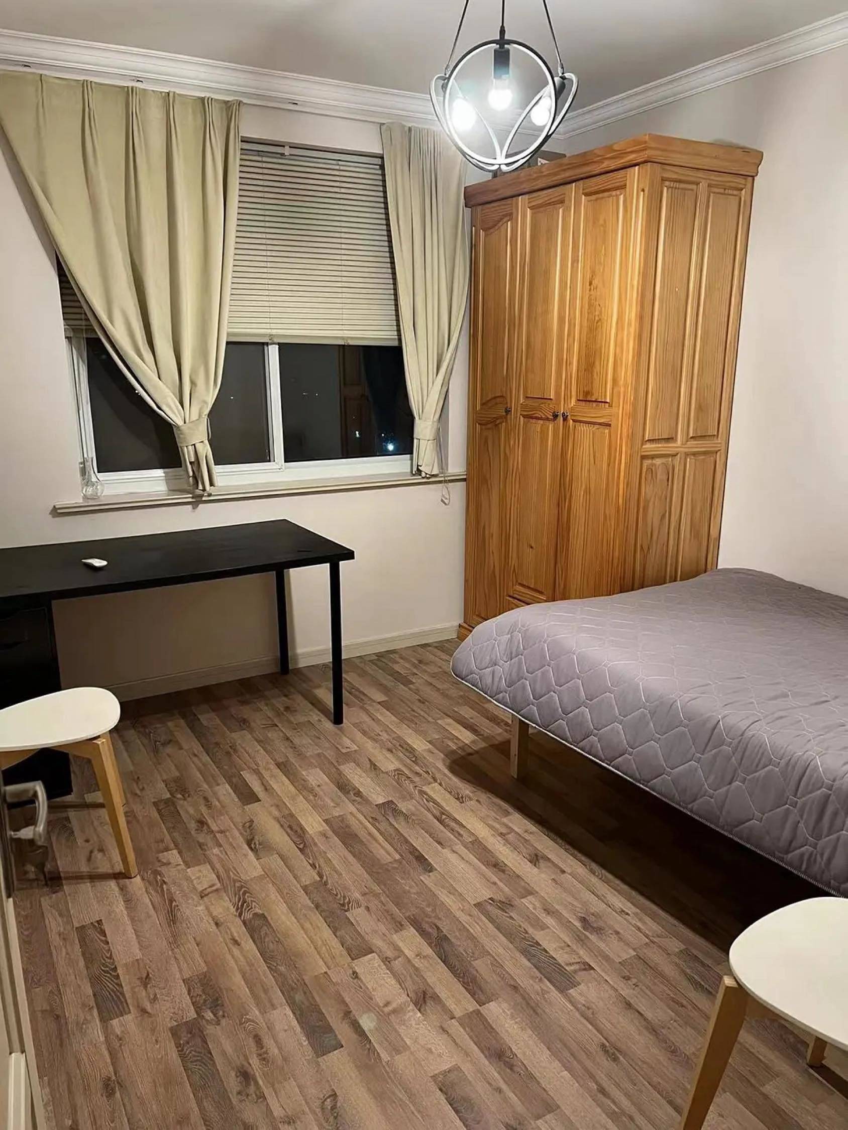 镇坪路3.4.7地铁附近小次卧出租，仅日租短租_2