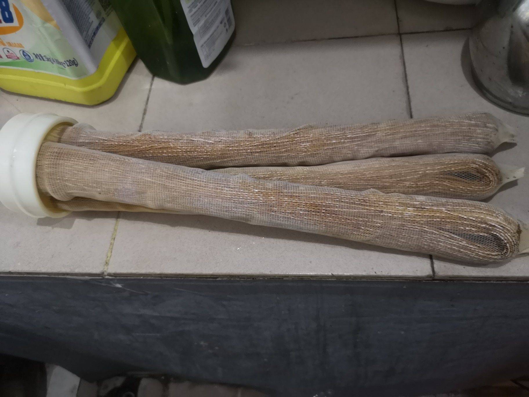 屋里装了两个净水器，净化滤芯，开心