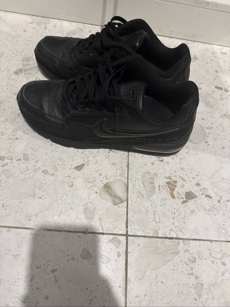 AirMax shoes 44