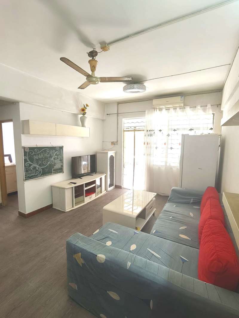 近地铁白云区黄石花园2楼2房2厅房东直租