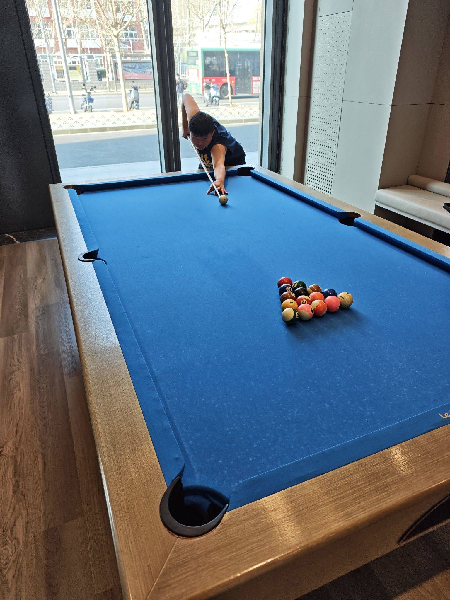  专注一击 轻松时刻   台球 