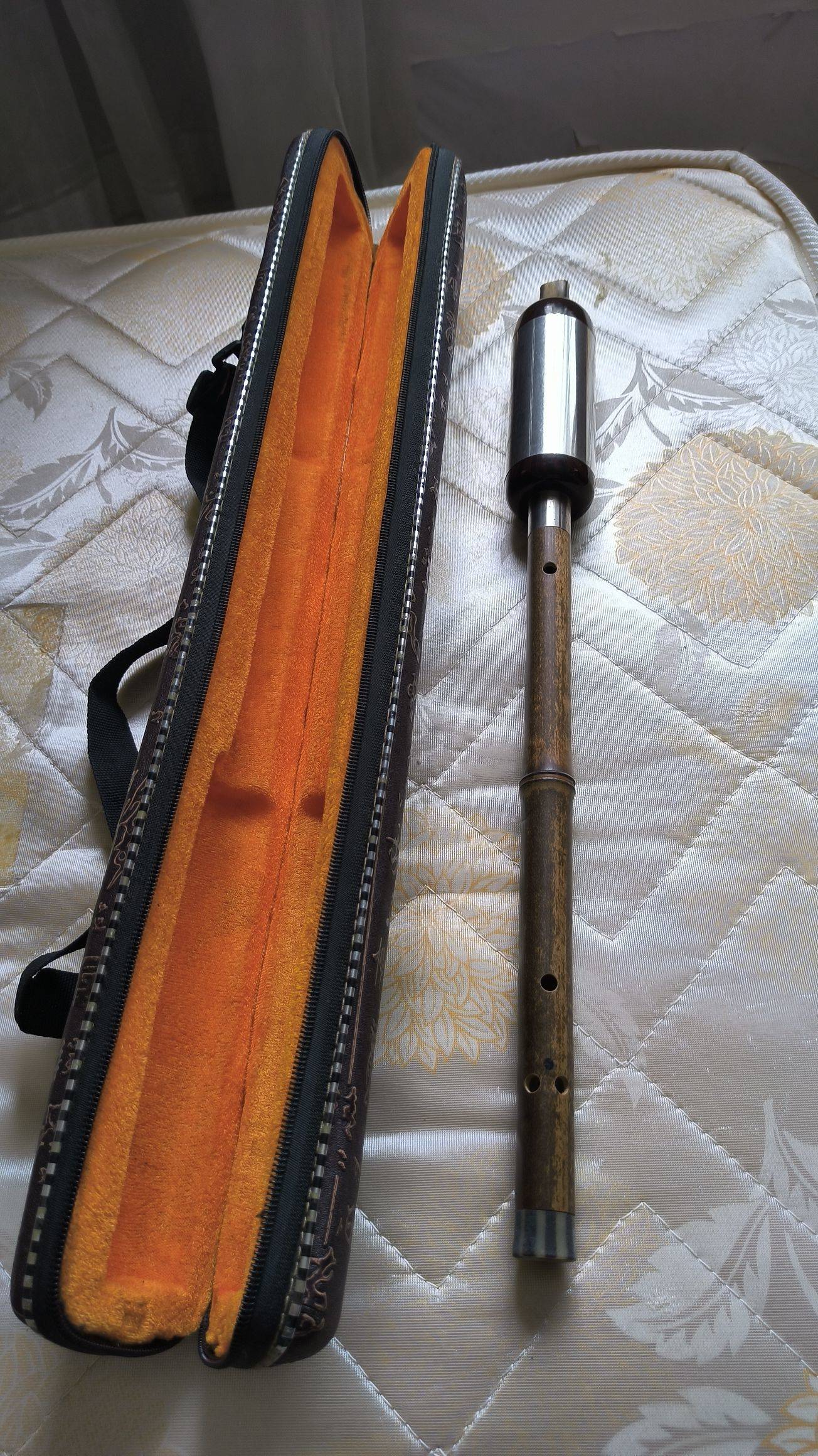 巴乌转，给小孩子学习用的，没玩几次。
4_1