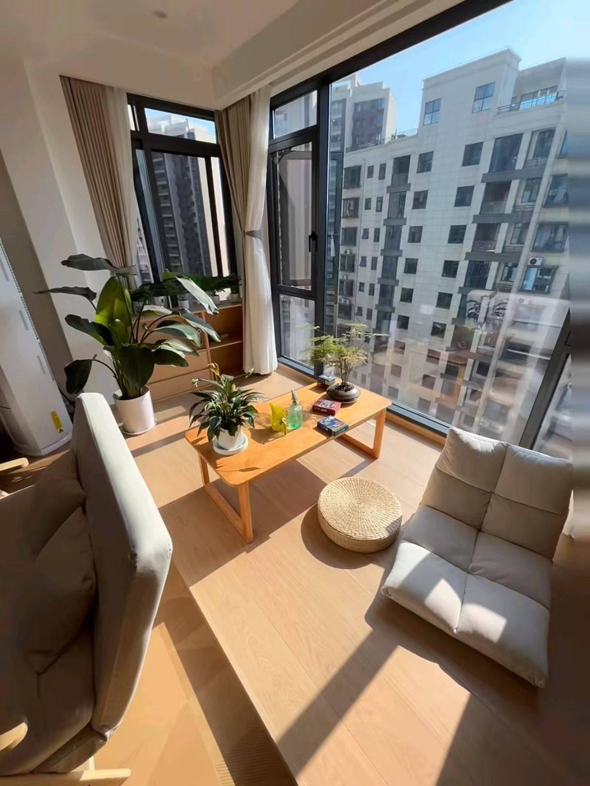 合租，一群人年轻人的共居社区