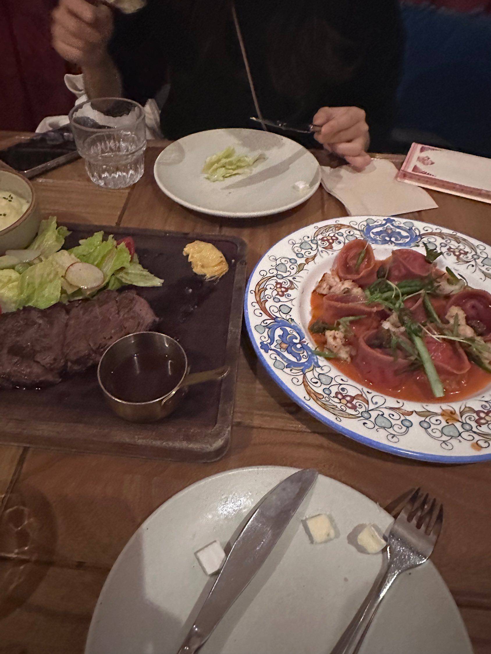 和姐姐一起出门吃饭啦_1