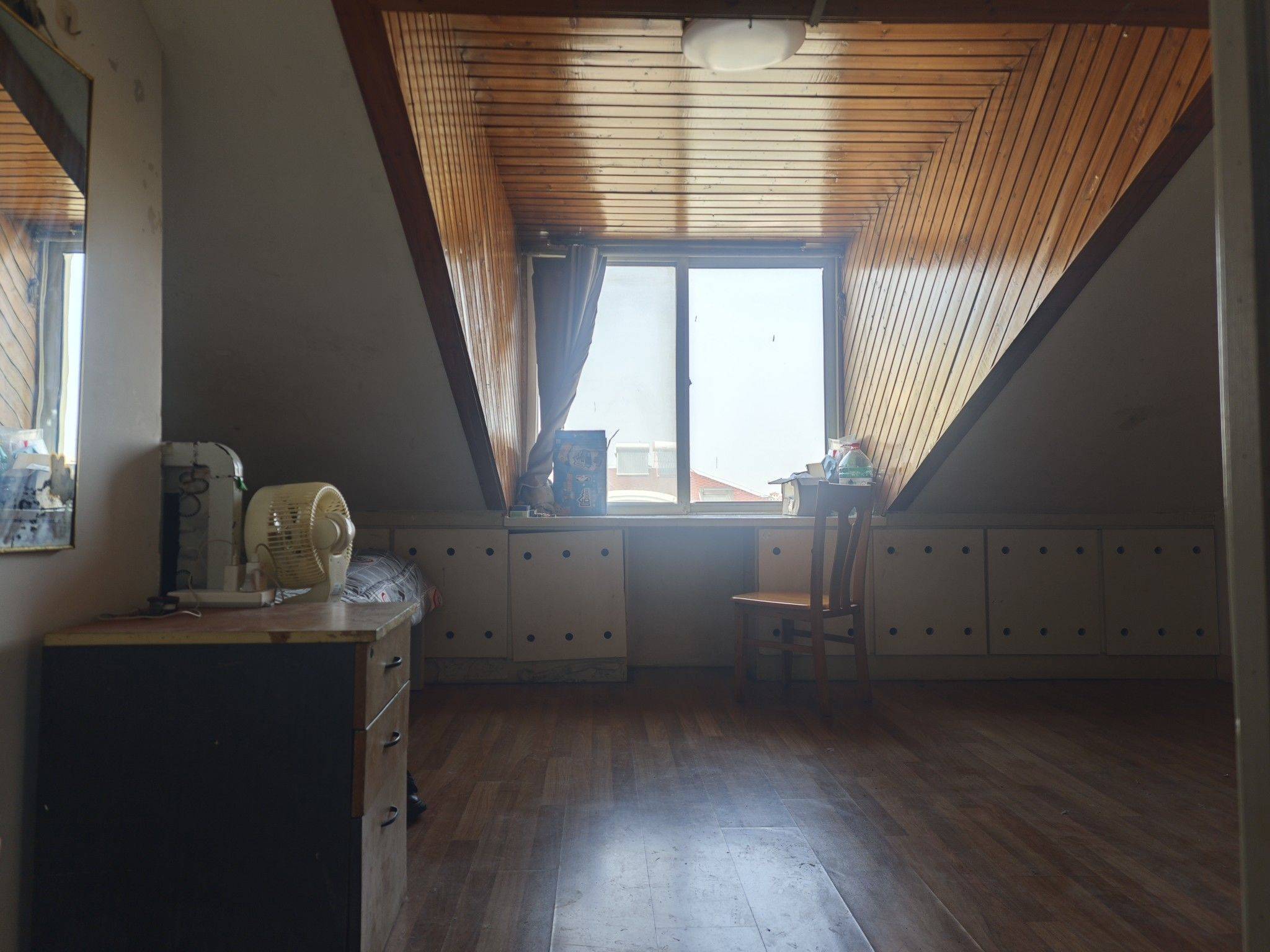 崂山区同安路地铁二号线丽海馨阁楼转租