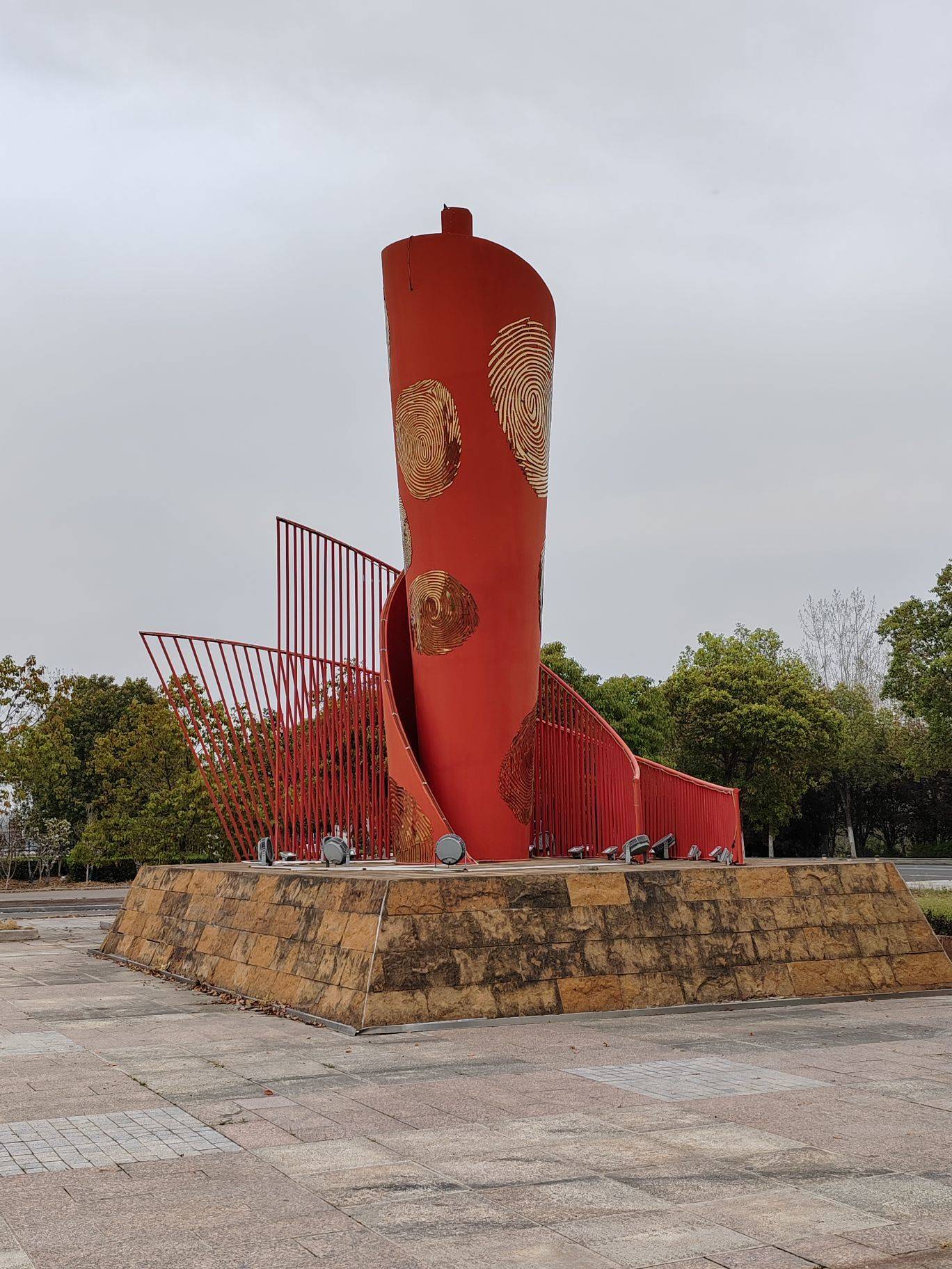 红手印 红色雕塑 