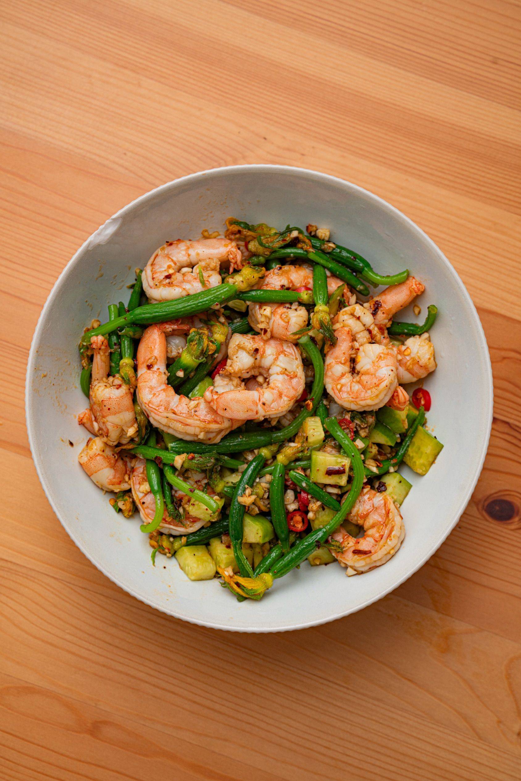 春天凉拌菜｜黄瓜花拌虾！