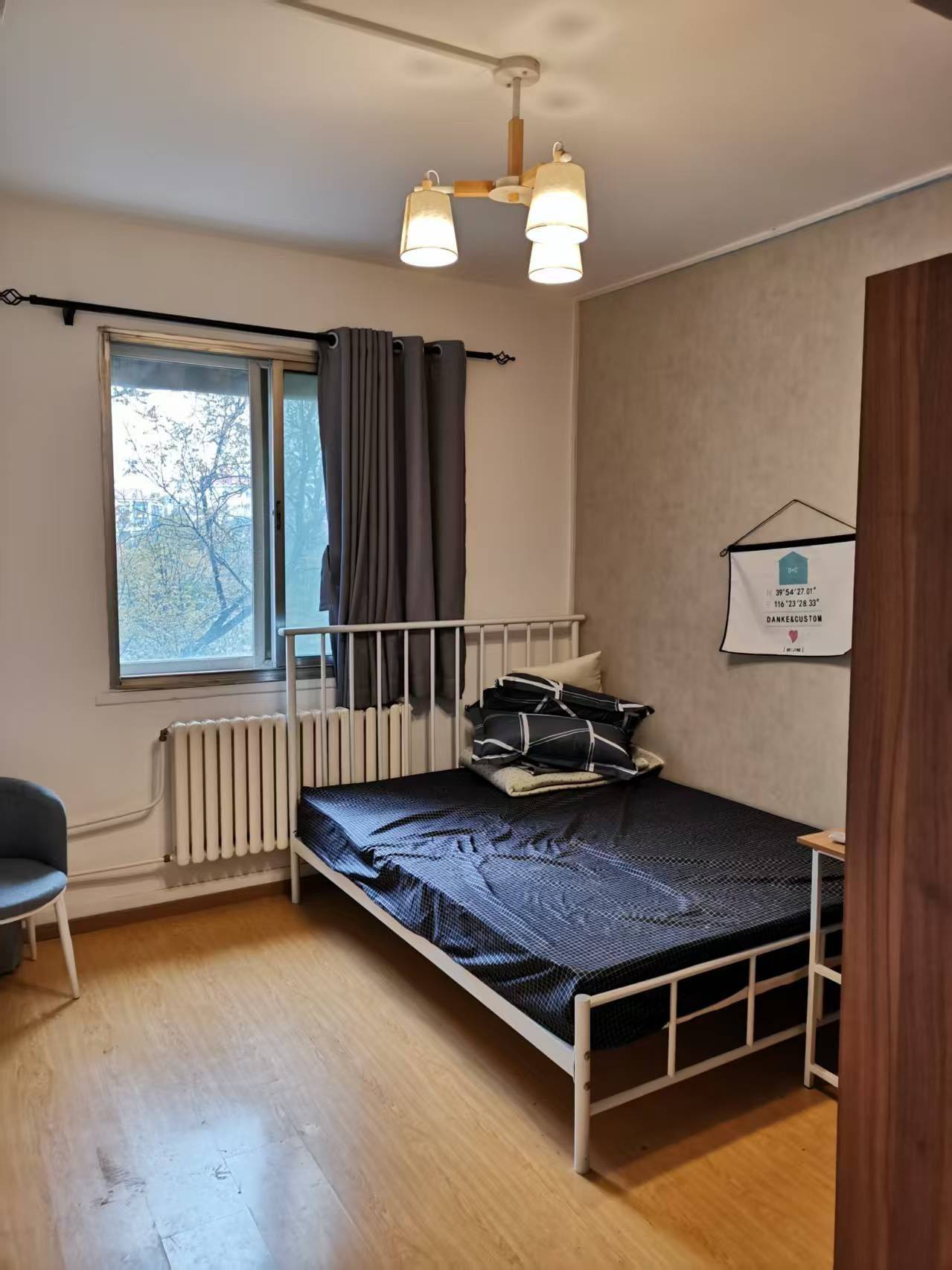 您好，您需要租房吗？劲松九区业主直租。业