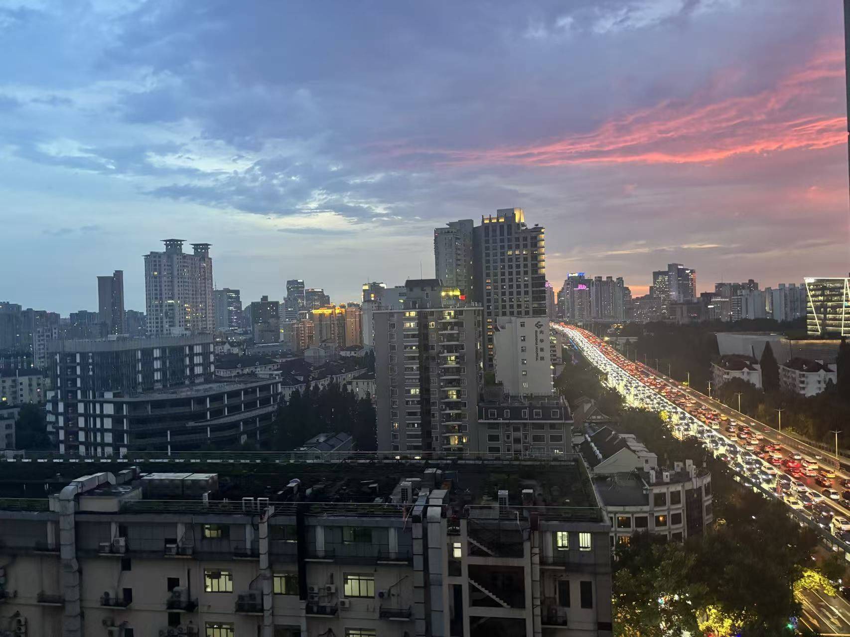 在城市里，构建垂直生长的共居空间_1