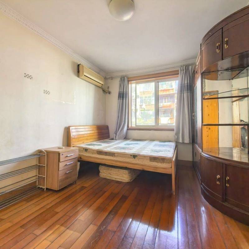 泰成花苑3房朝北的卧室转租2700元每月_2