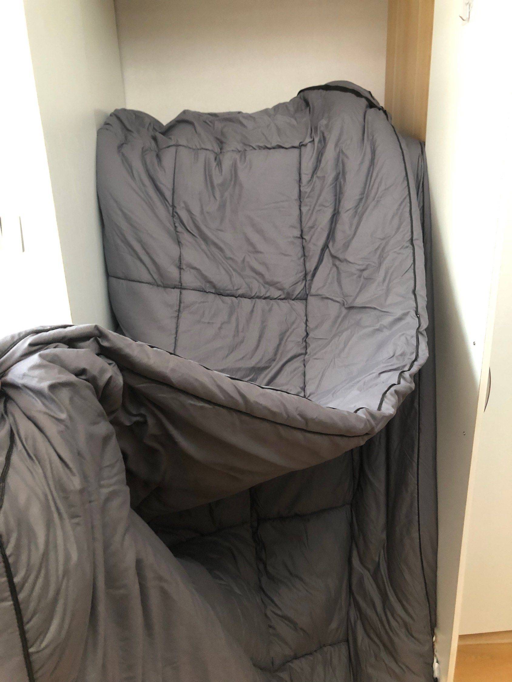 Selling futon. Only _1