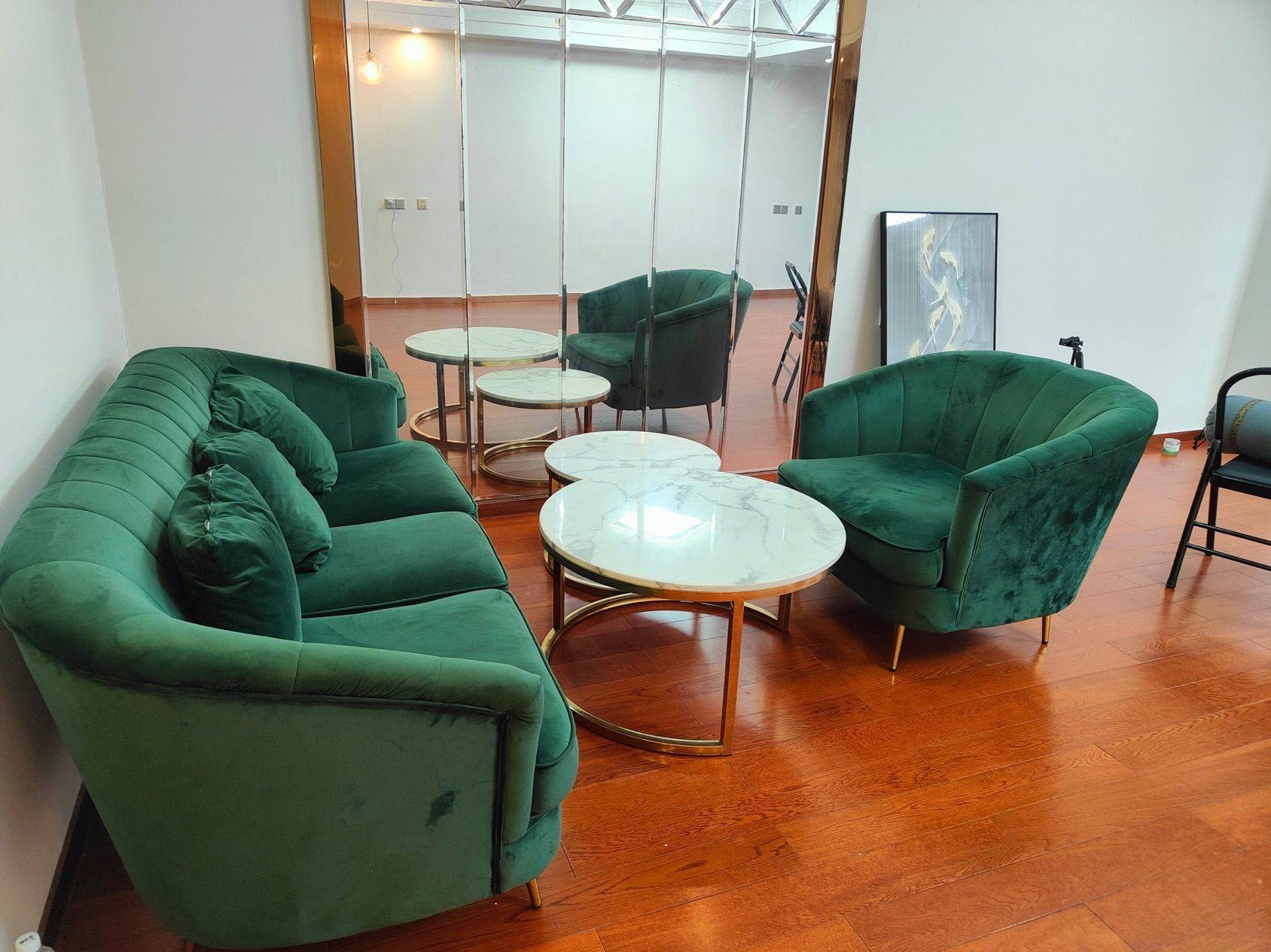 沙发全套出 送茶几 300 元自提