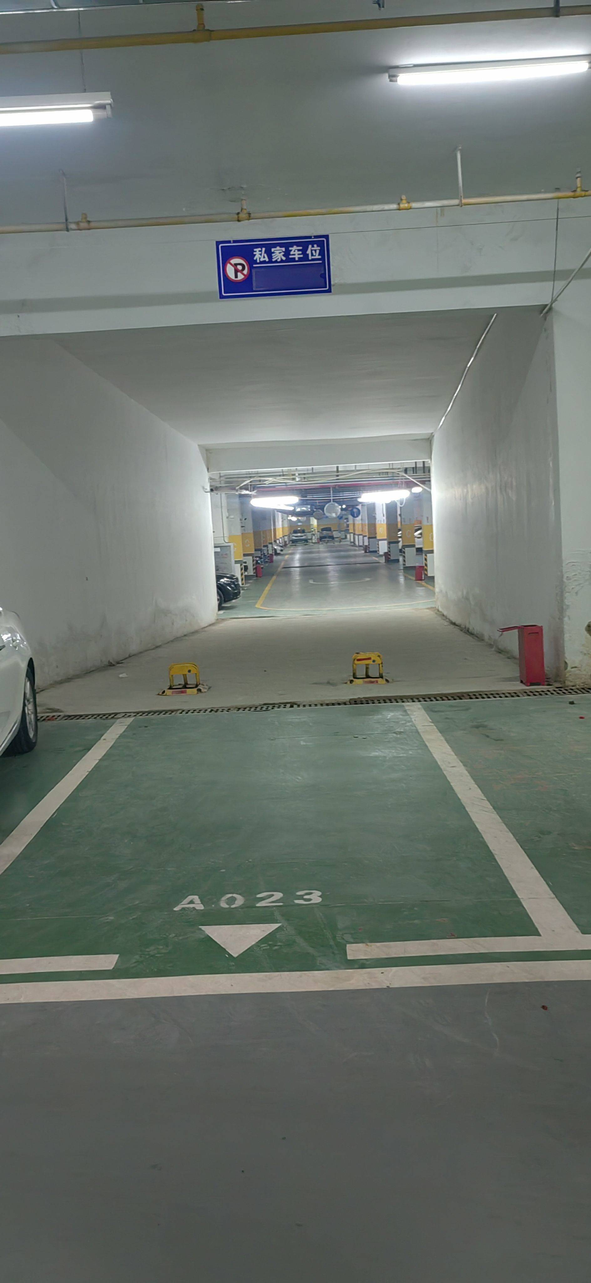 石桥花园D区地下停车位出租300元