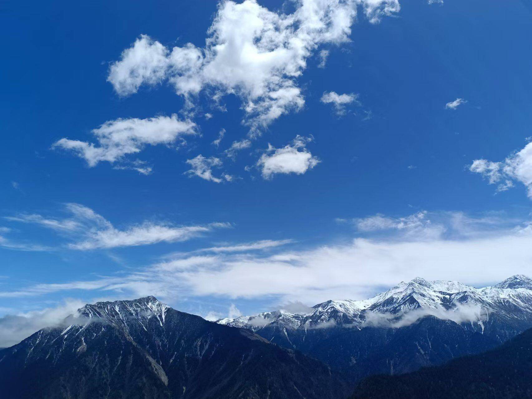 没人找我租房，只有出去骑摩托了。