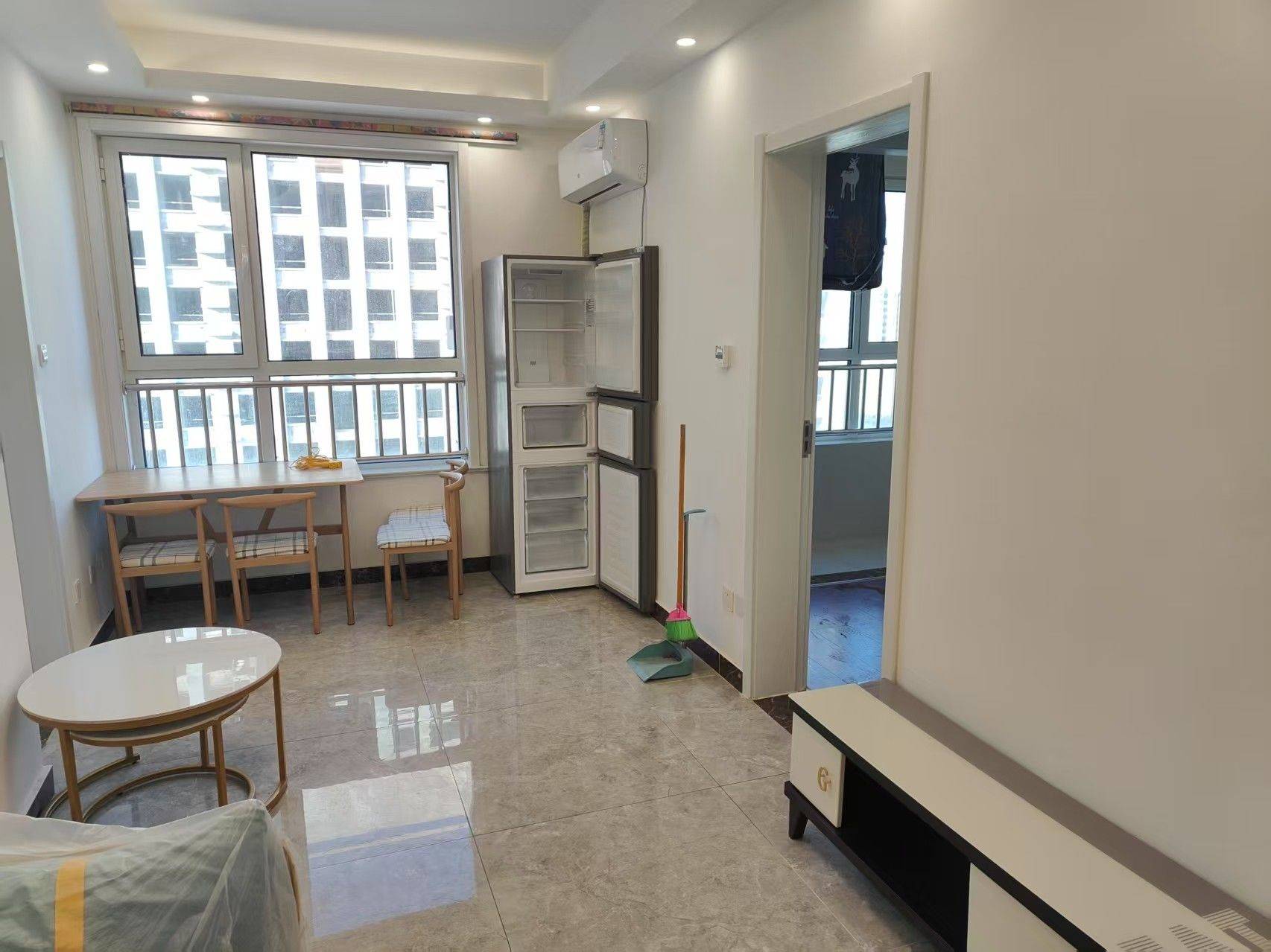  空房待住  客厅一角  生活开始