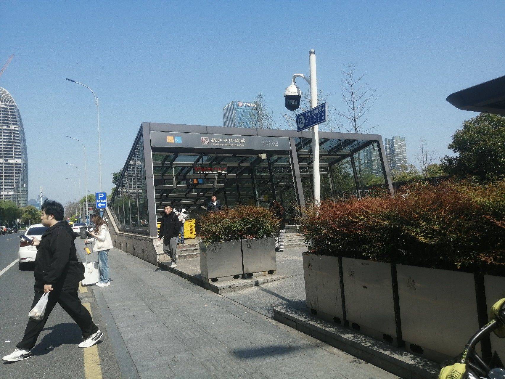 有需要保亿中心地下停车位的朋友可以找我
