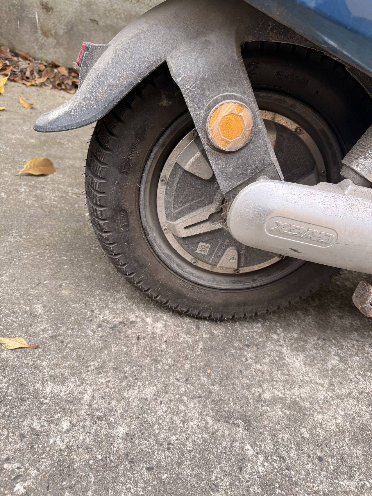 23年小刀电动车，刚换的轮胎  动力还行_3