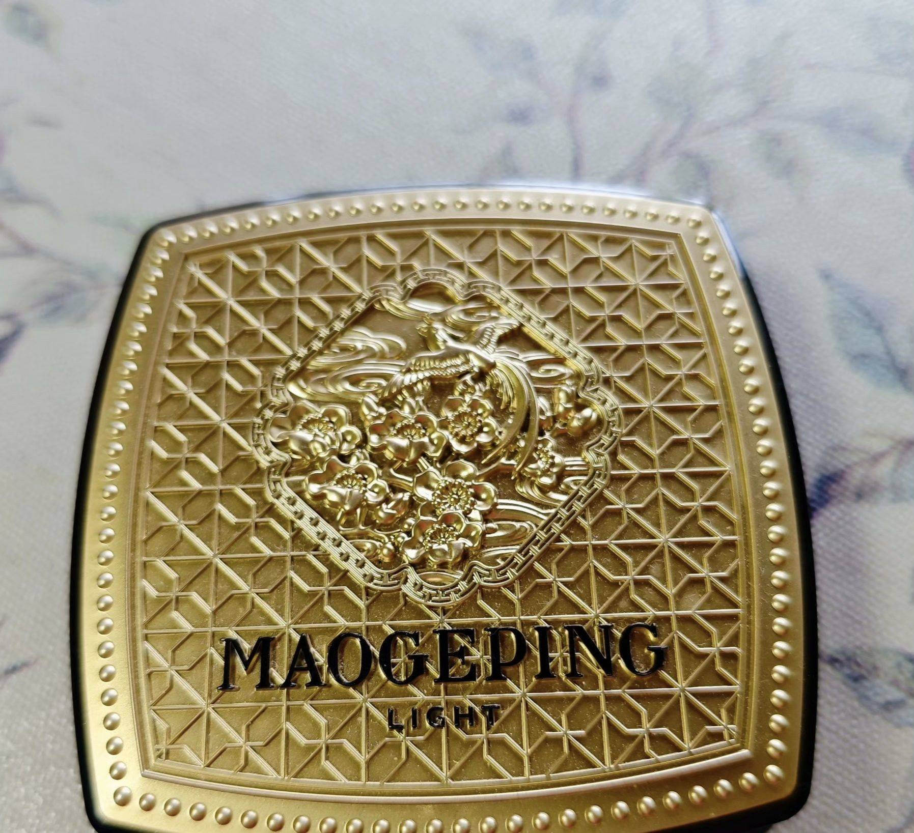 毛戈平  蜜粉饼  128包邮出