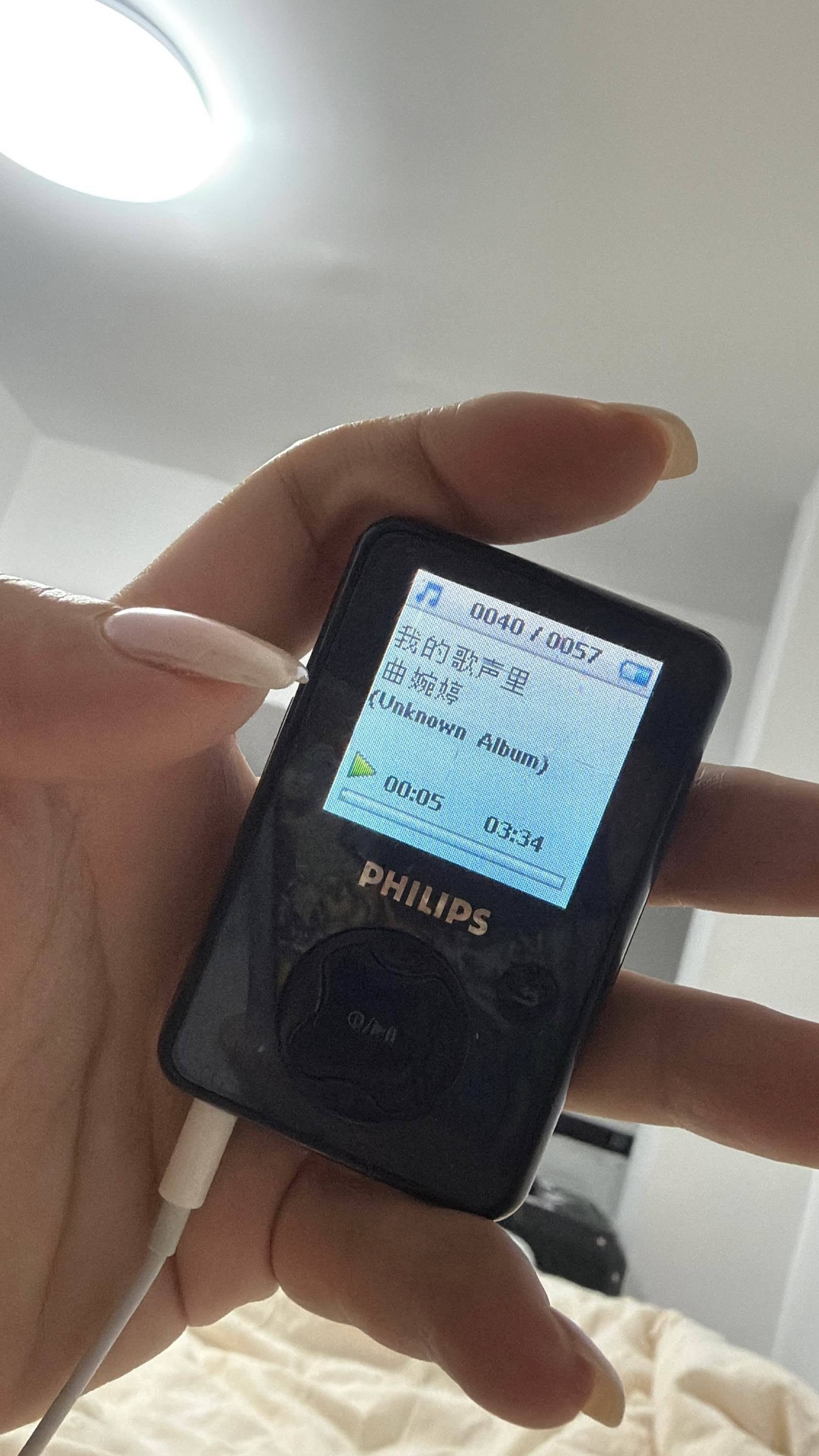 千禧年的 mp3 闲置了 N 年 完美开机🤗