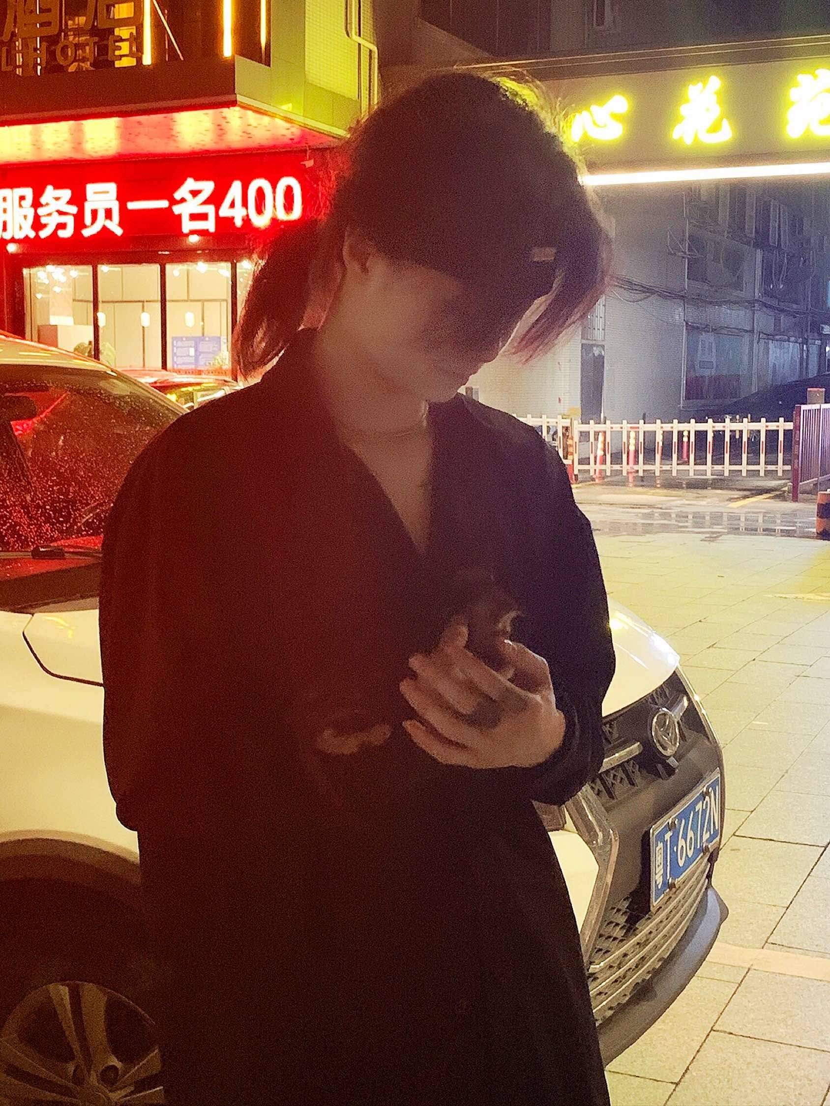 来个女孩 我们在一起