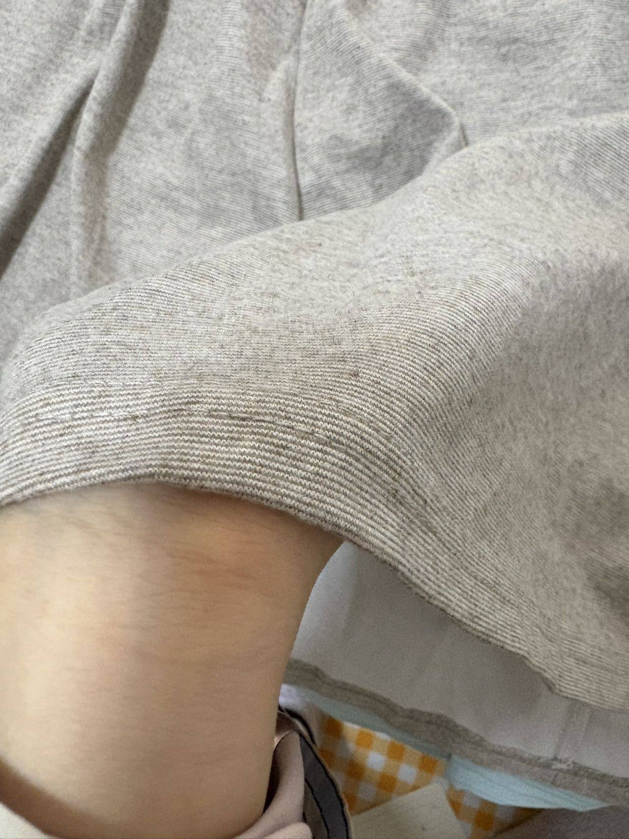 出闲置 
裙子包邮25 r。化妆品容纳_1